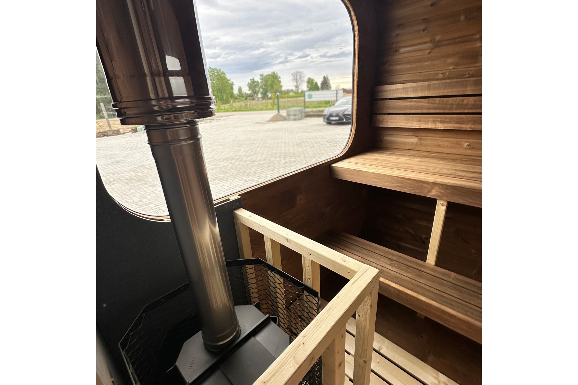 Sauna fińska zewnętrzna Hobbit Odnova z balią 220 x 500 cm