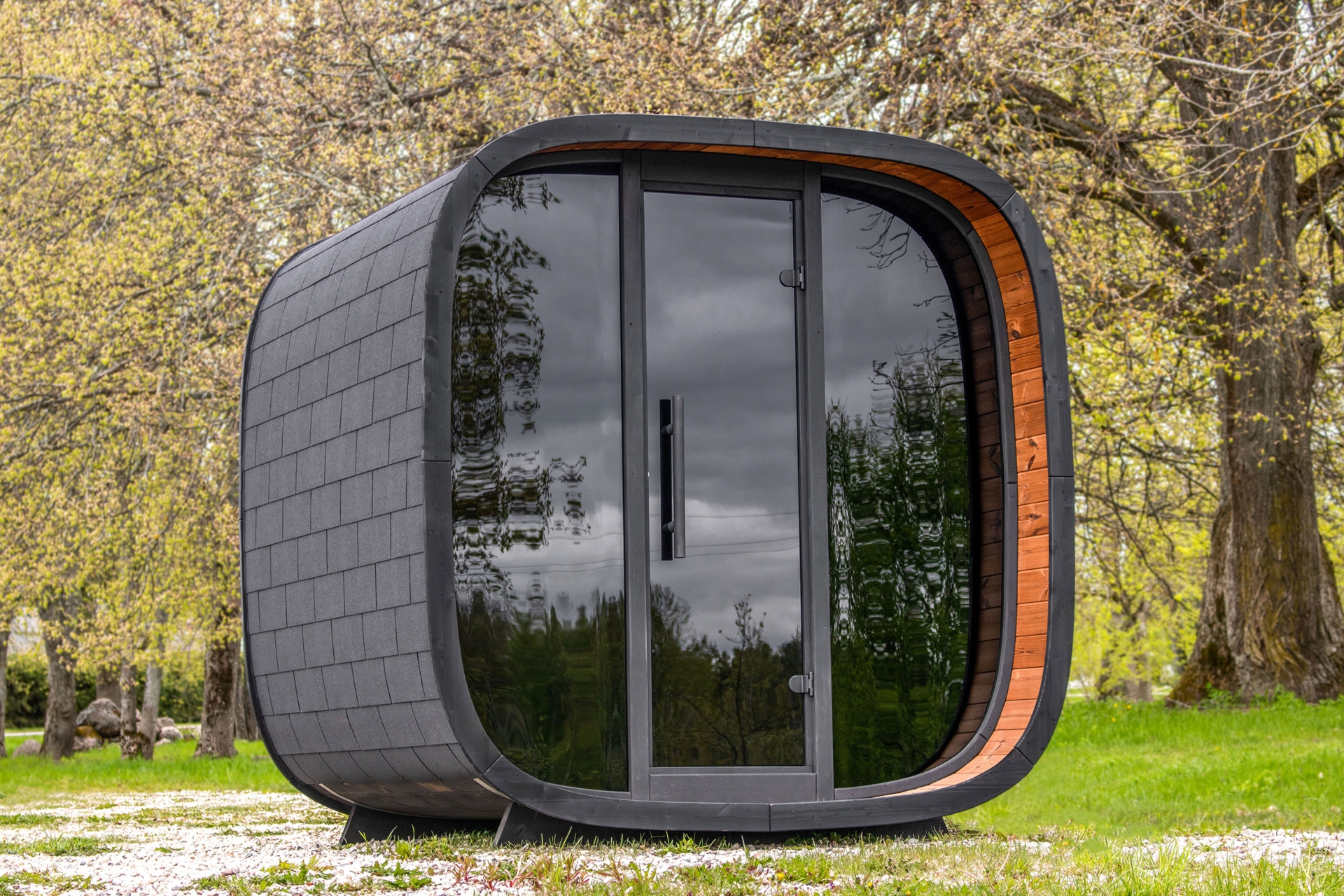 Sauna fińska zewnętrzna Leil® Saunas Round Cube Mini 2.0 4-osobowa