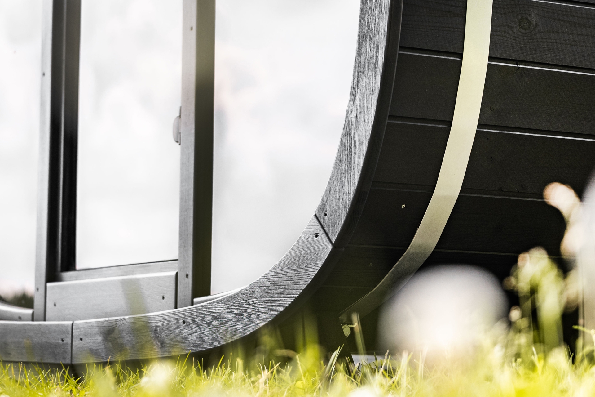 Sauna fińska zewnętrzna Leil® Saunas Black Cube Comfort 6-osobowa