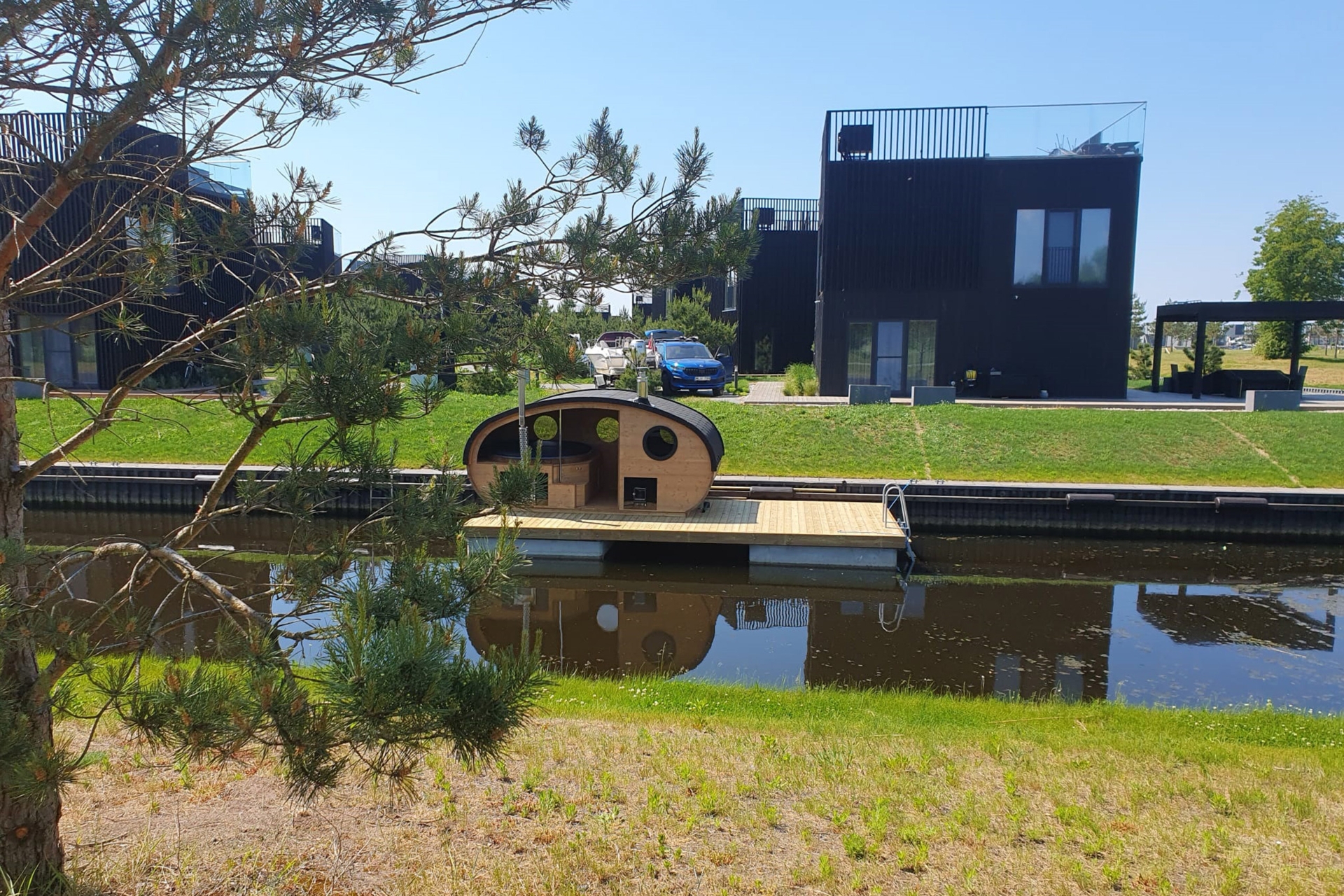 Sauna fińska zewnętrzna Hobbit z balią 220 x 450 cm