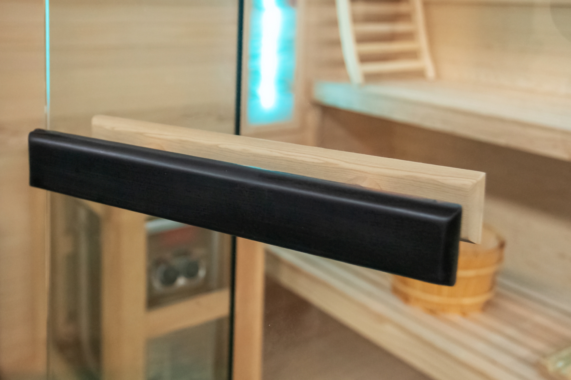 Sauna fińska narożna Nordum Pure 2-osobowa czarna