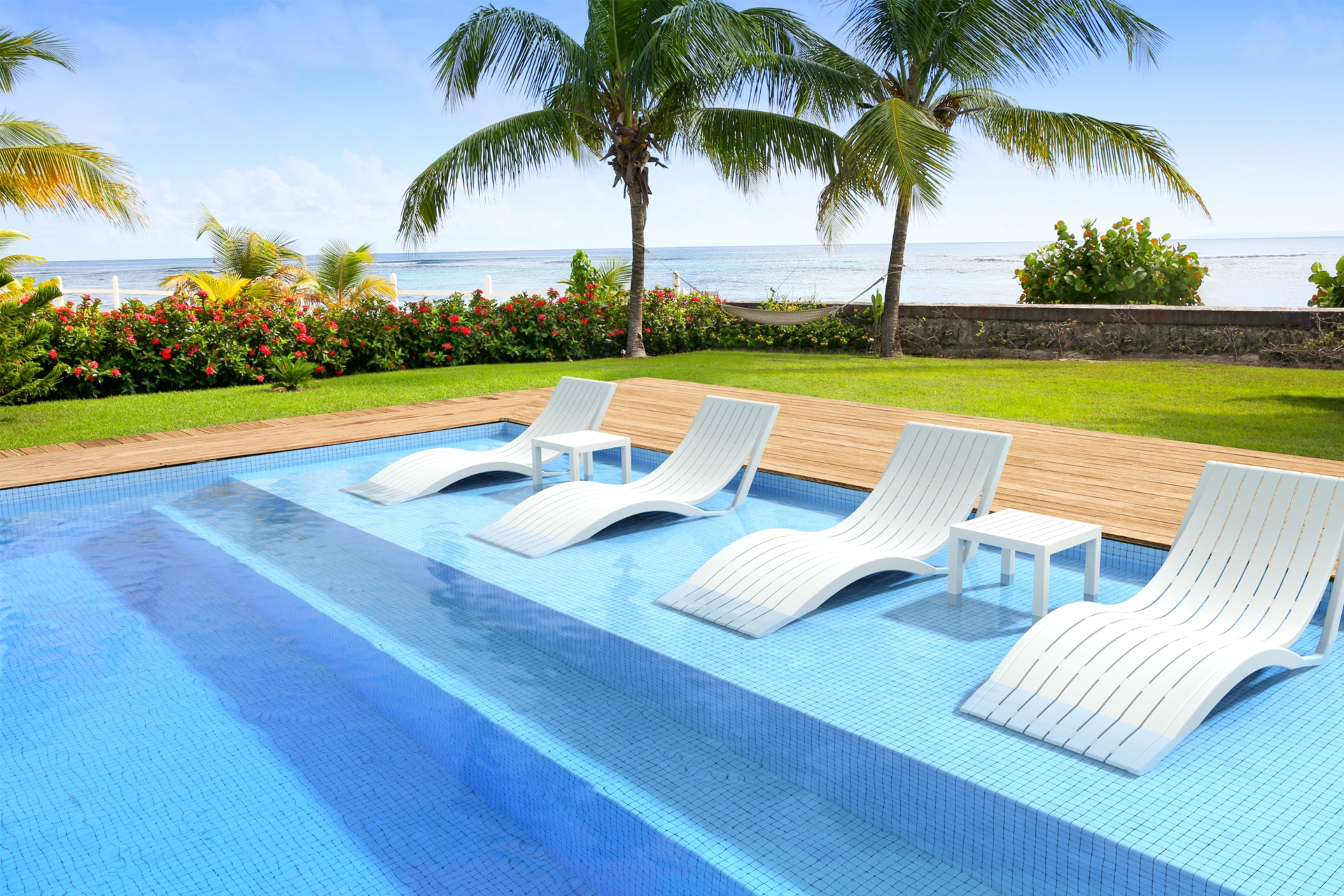 Leżak ogrodowy Siesta Slim White