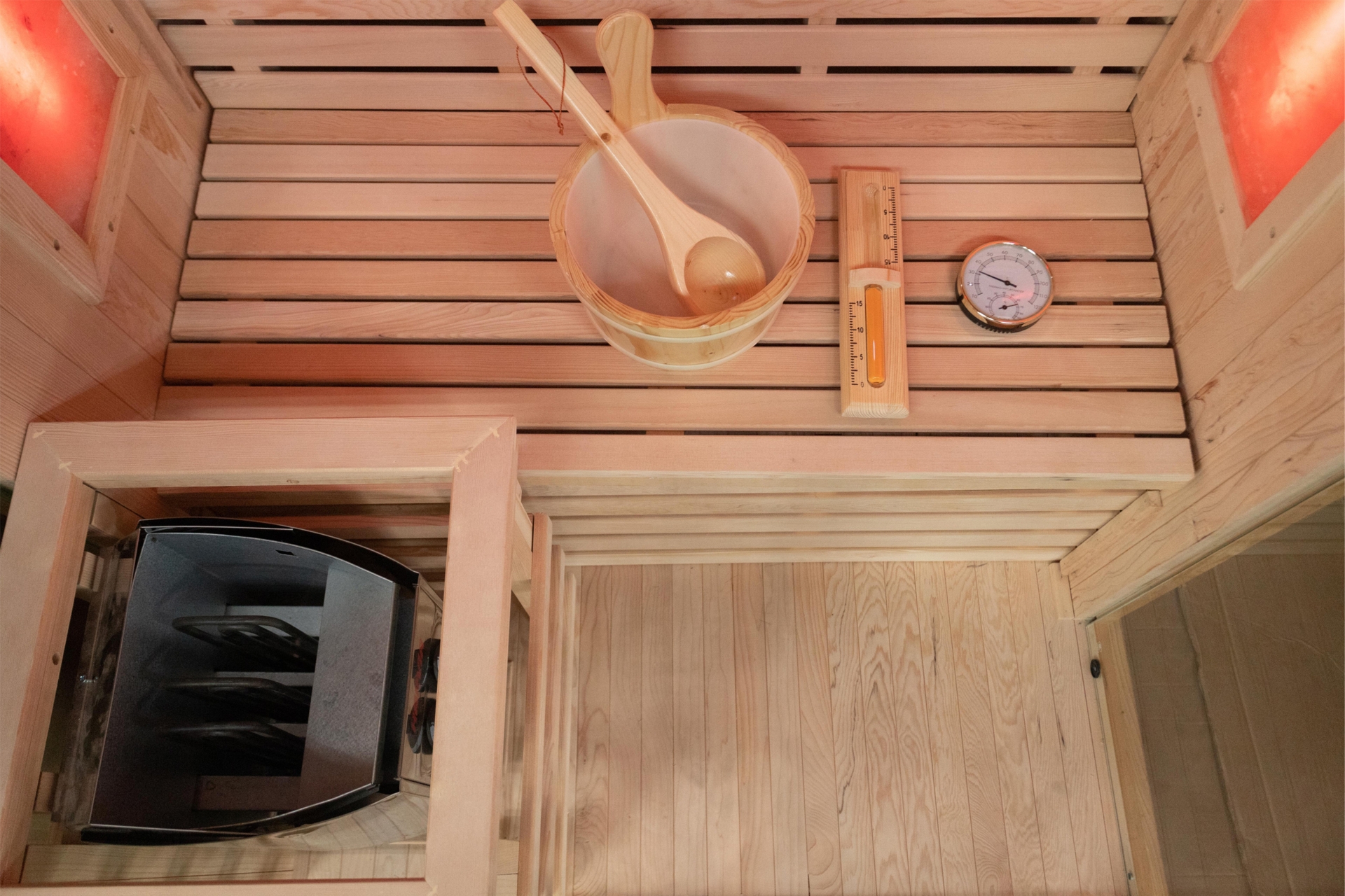 Sauna fińska EN2S Natural - 2 osobowa - drewniana Sauna fińska EN2S Natural z panelami solnymi