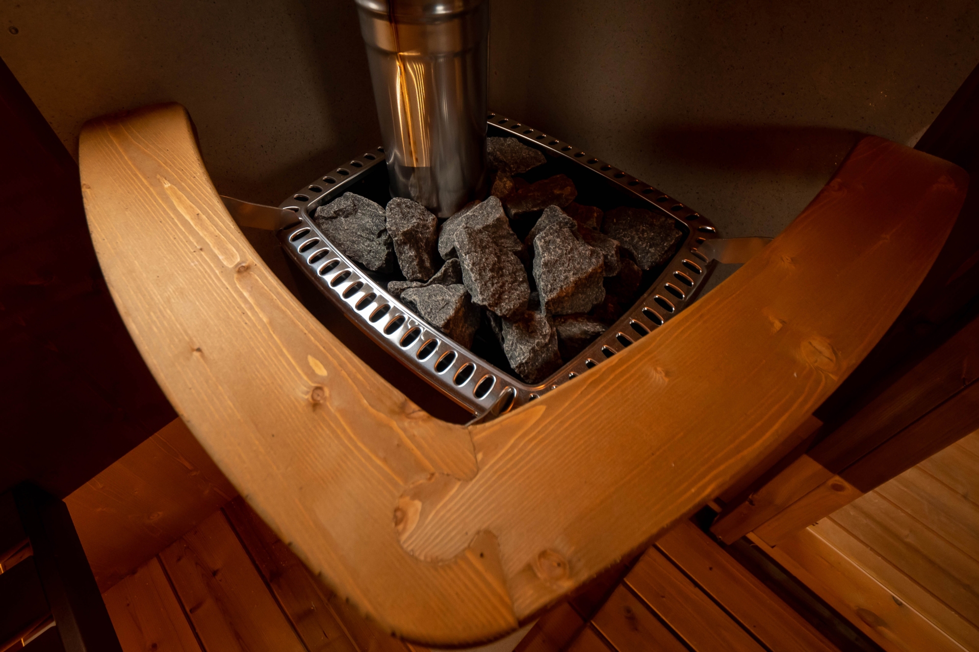 Sauna fińska zewnętrzna Hobbit z balią 220 x 450 cm