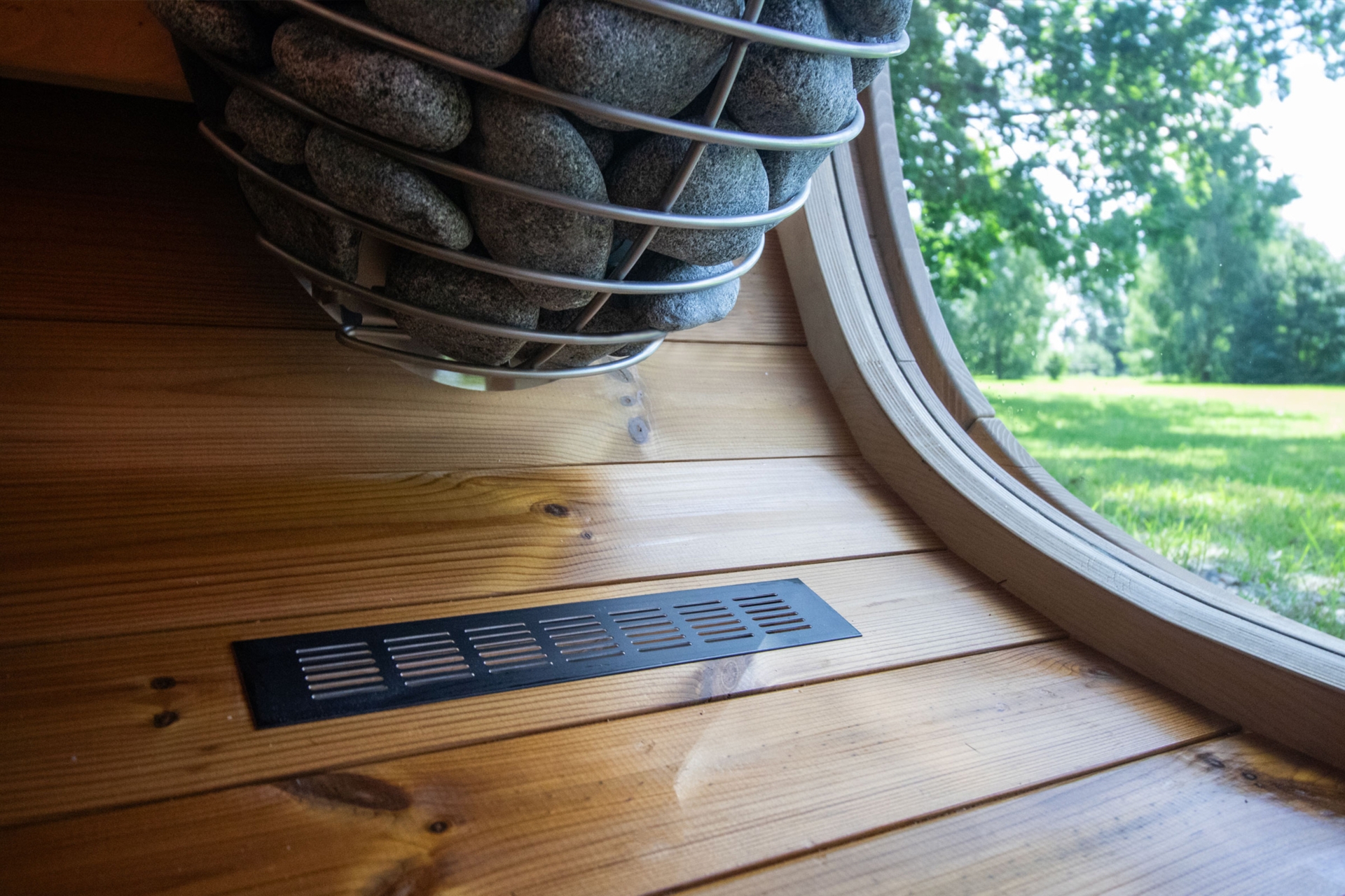 Sauna fińska zewnętrzna Leil® Saunas Black Cube Classic 4-osobowa