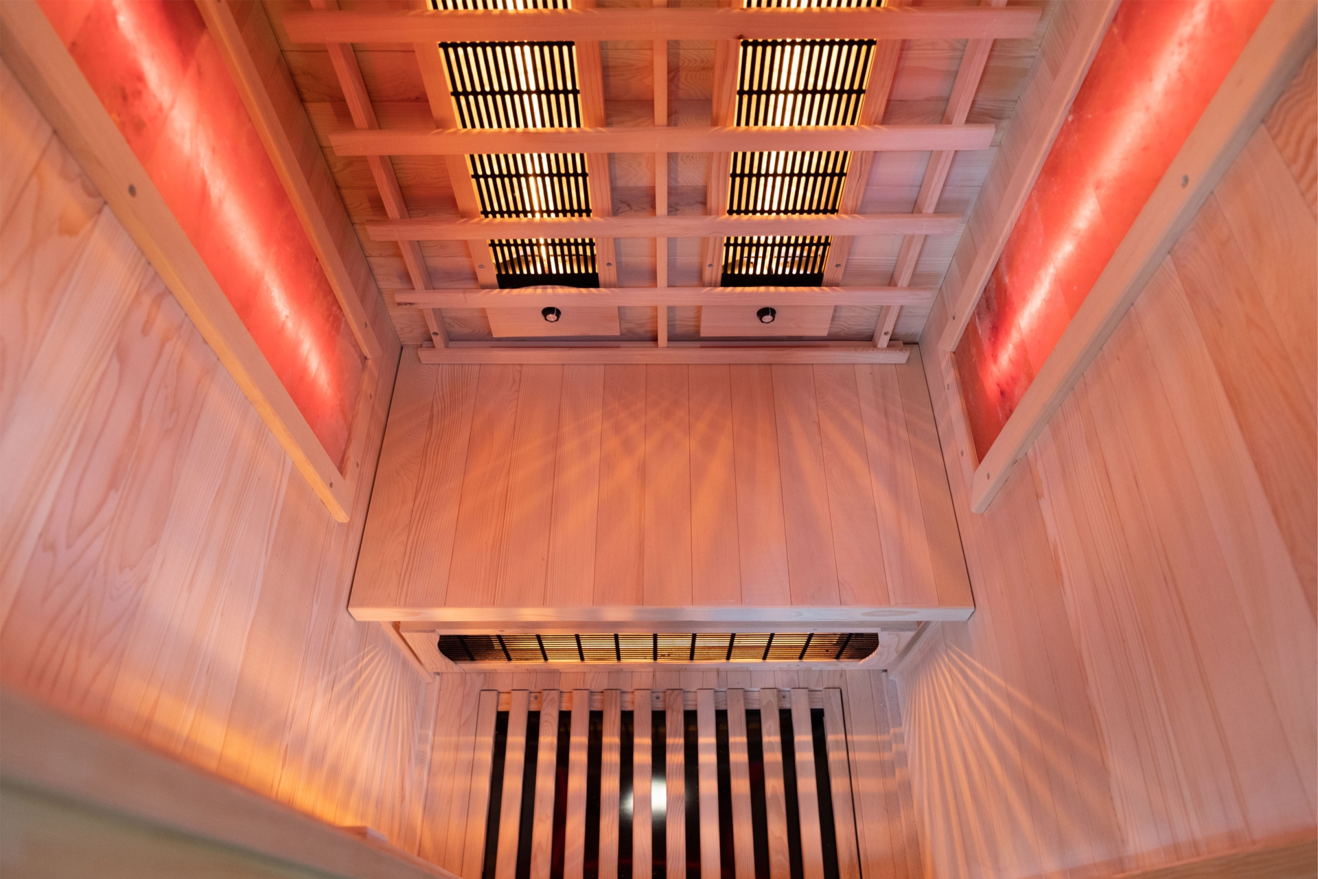 Sauna infrared Nordum Classic 1-osobowa naturalna - z panelami solnymi - z jodły kanadyjskiej Sauna infrared Nordum Classic 1-osobowa naturalna