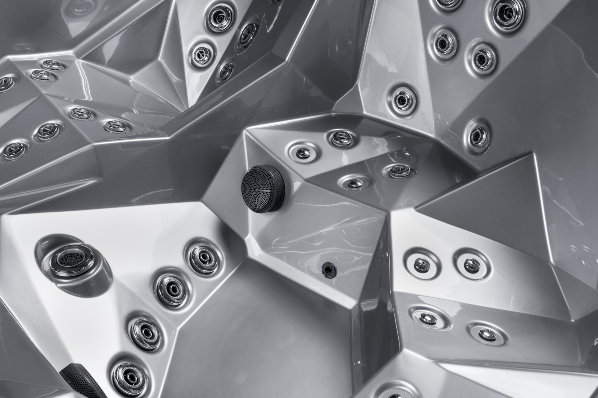 Wanna ogrodowa z hydromasażem Hanscraft Diamond