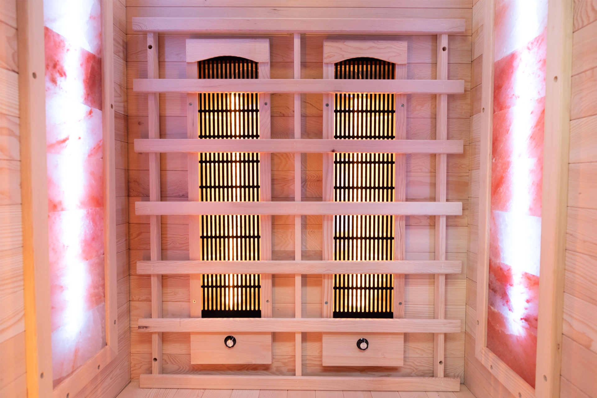 Sauna infrared Nordum Classic 1-osobowa naturalna - z panelami solnymi - z jodły kanadyjskiej Sauna infrared Nordum Classic 1-osobowa naturalna