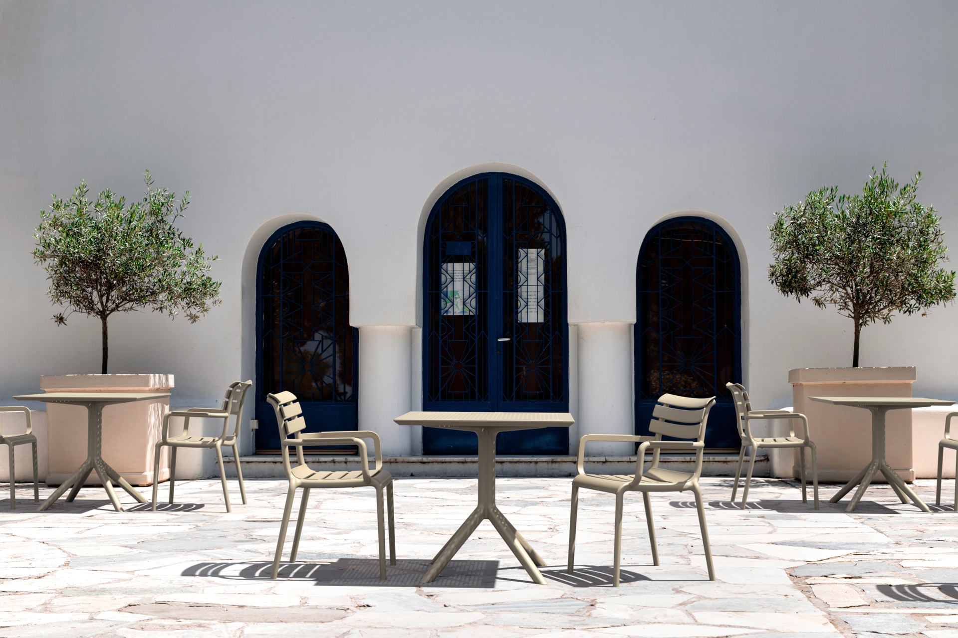 Meble ogrodowe Siesta Paris Sky 70 Marsala / Taupe 2+1 - beżowe, różowe - polipropylen Meble ogrodowe Siesta Paris Sky 70 Marsala / Taupe 2+1