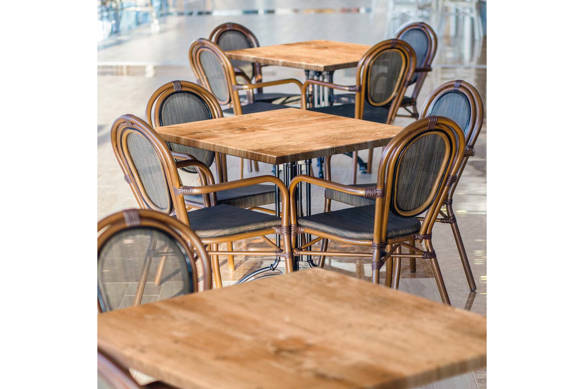 Blaty stołowe werzalitowe