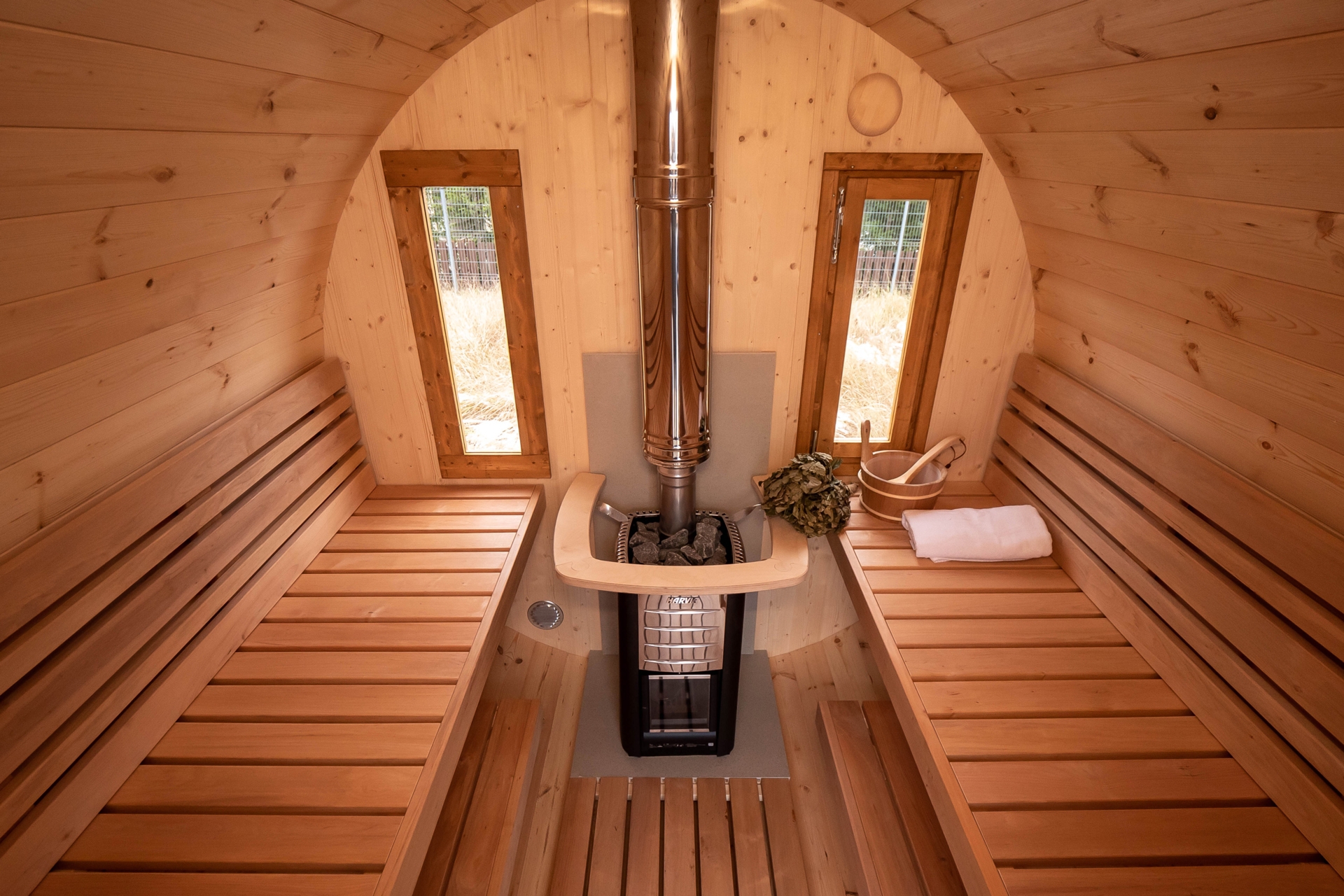 Sauna fińska zewnętrzna Lux Barrelsauna 235 x 280 cm