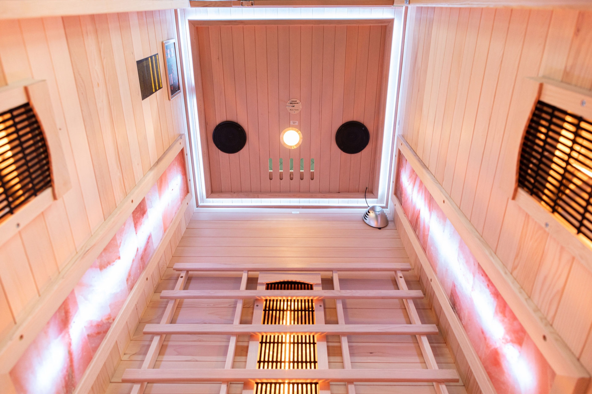 Sauna infrared Nordum Solea 1-osobowa naturalna - z jodły kanadyjskiej Sauna infrared Nordum Solea 1-osobowa naturalna