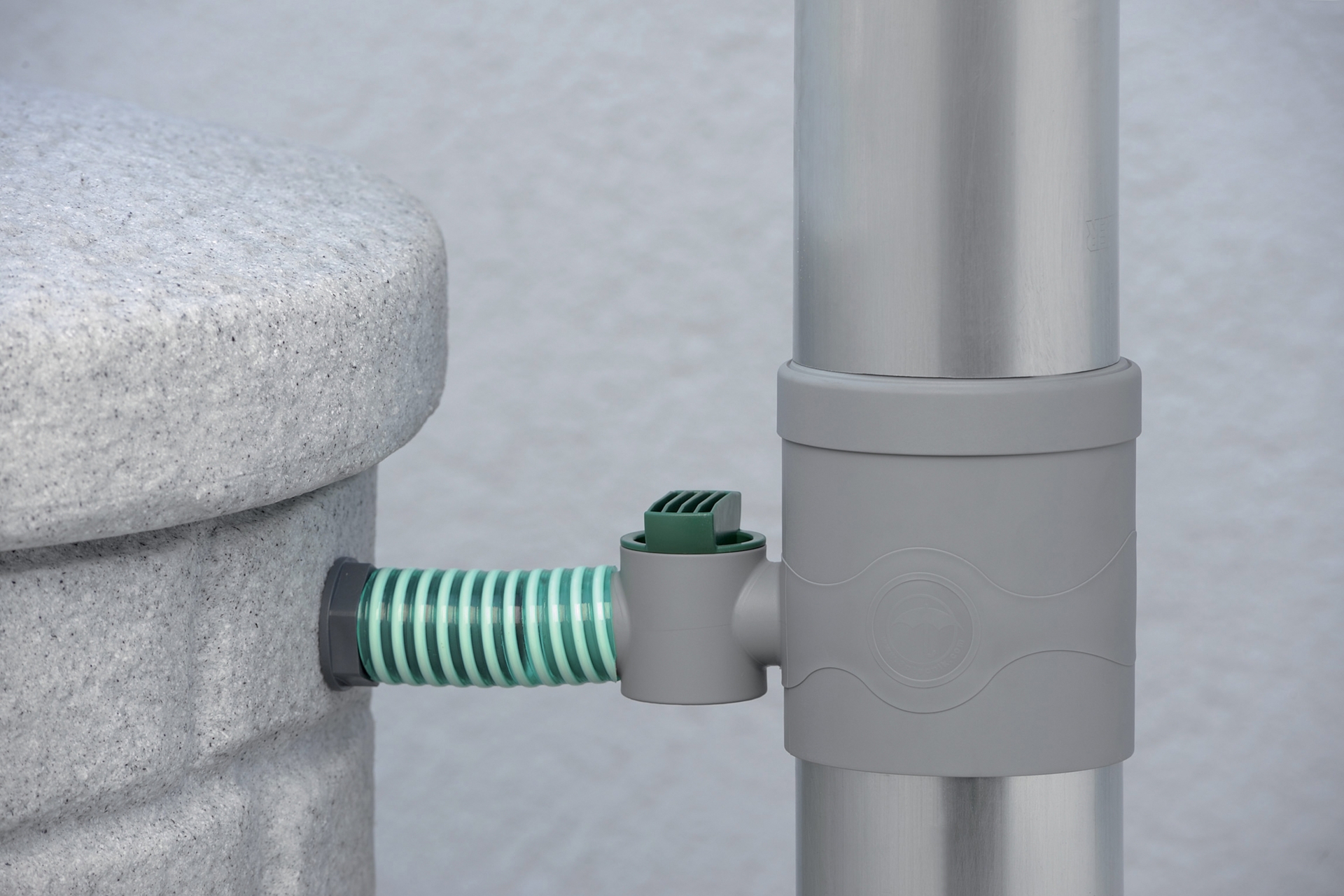 Zbieracz wody deszczowej z zaworem MPI szary