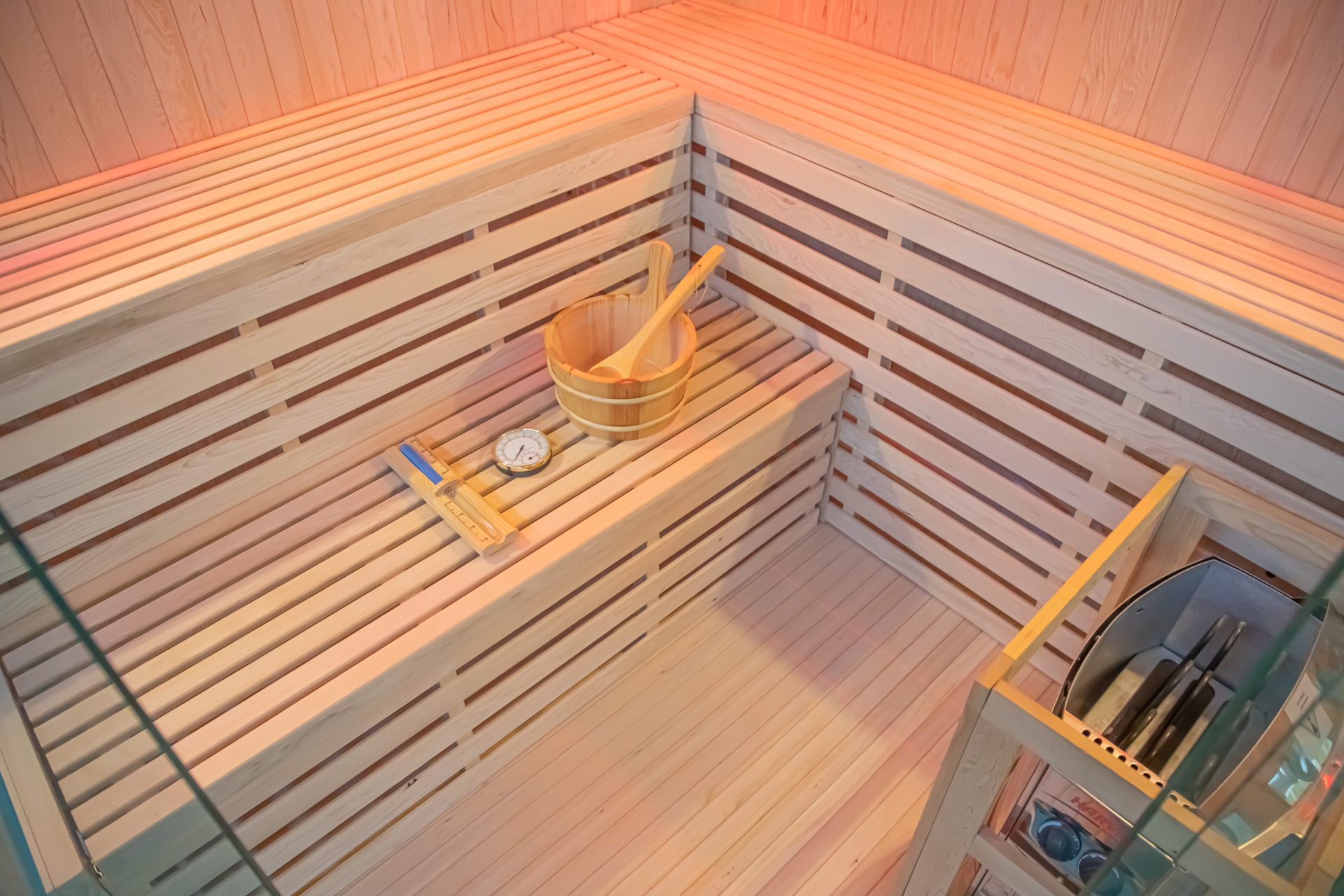 Sauna fińska narożna EA5 z piecem