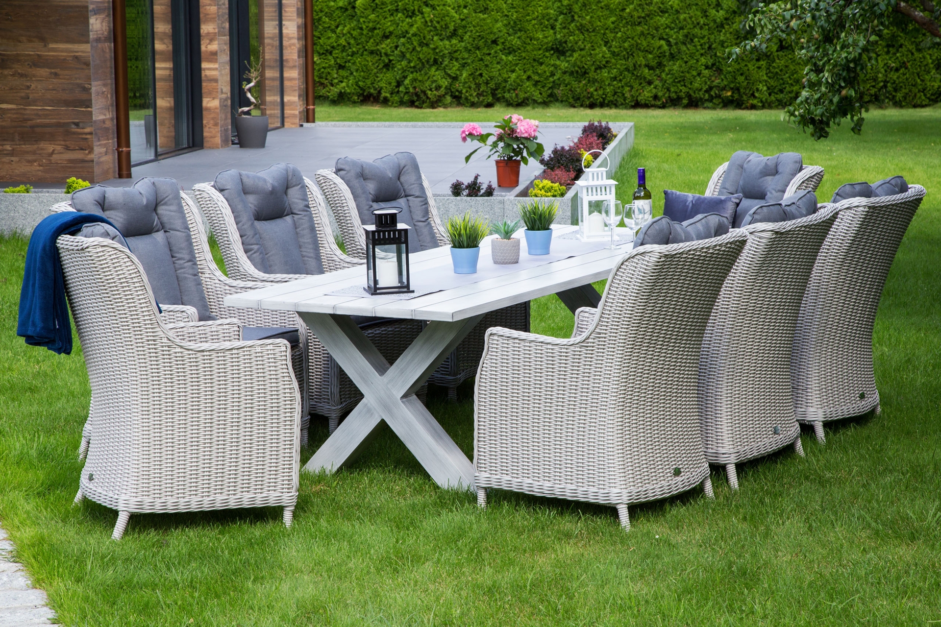 Meble ogrodowe technorattanowe Bristol 230 cm White / Grey - biały - dla 8 osób Meble ogrodowe technorattanowe Bristol 230 cm White / Grey 8+1