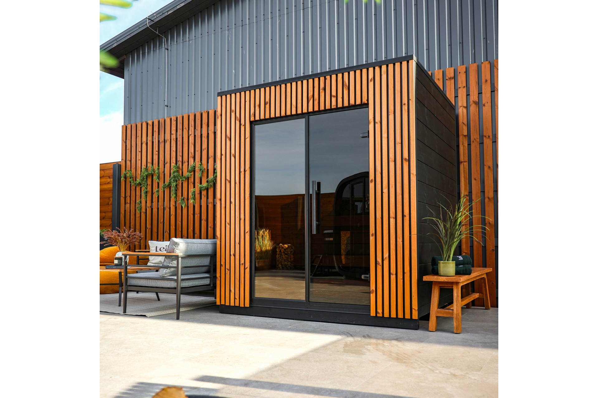 Sauna fińska zewnętrzna Leil® Saunas Viva 210 3-osobowa