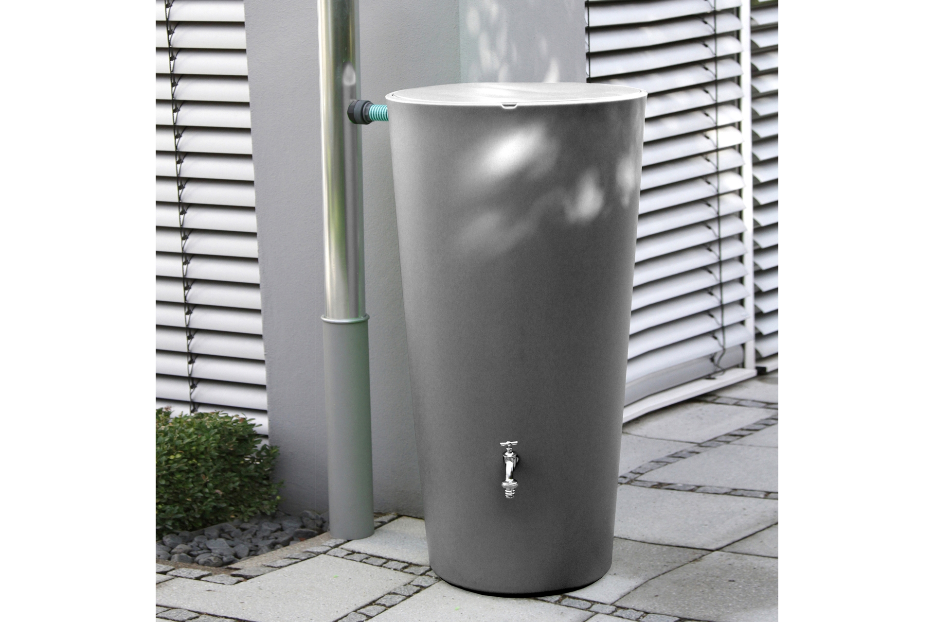 Zbiornik na deszczówkę MPI Rainbowl 210 l antracytowy - na deszczówkę Zbiornik na deszczówkę MPI Rainbowl 210 l antracytowy