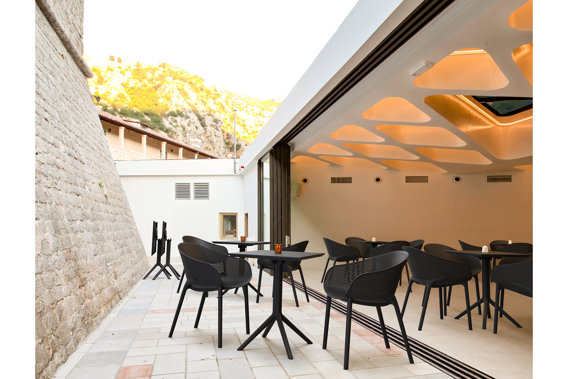 Krzesło Siesta Sky czarne na taras i balkon Krzesło Siesta Sky Black