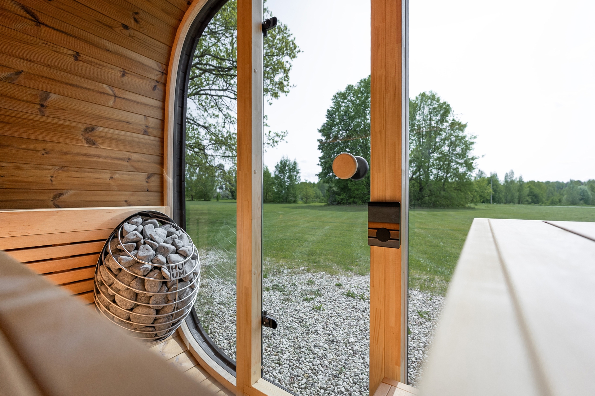 Sauna fińska zewnętrzna Leil® Saunas Black Cube Classic 4-osobowa