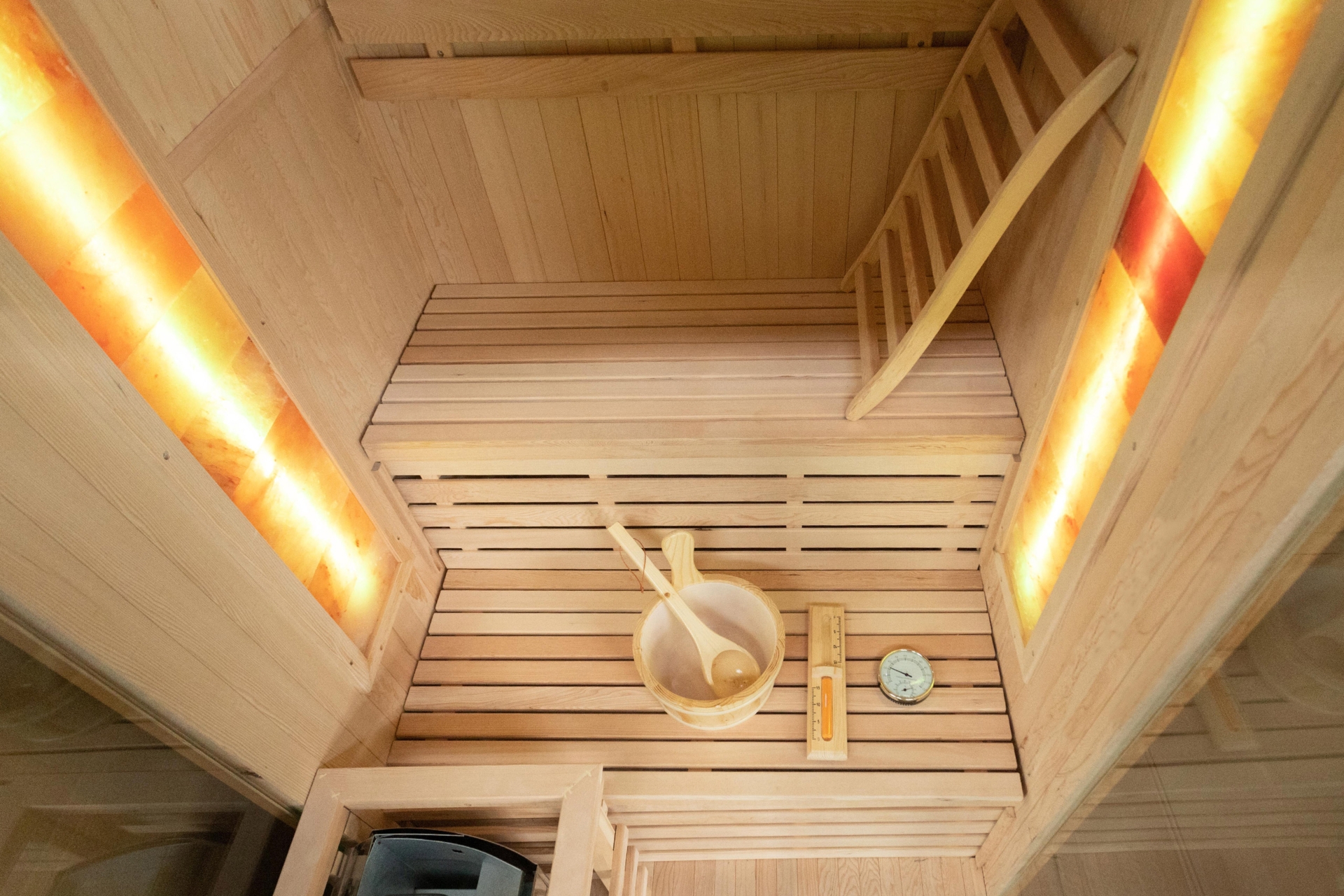 Sauna fińska EN2S Natural - 2 osobowa - drewniana Sauna fińska EN2S Natural z panelami solnymi