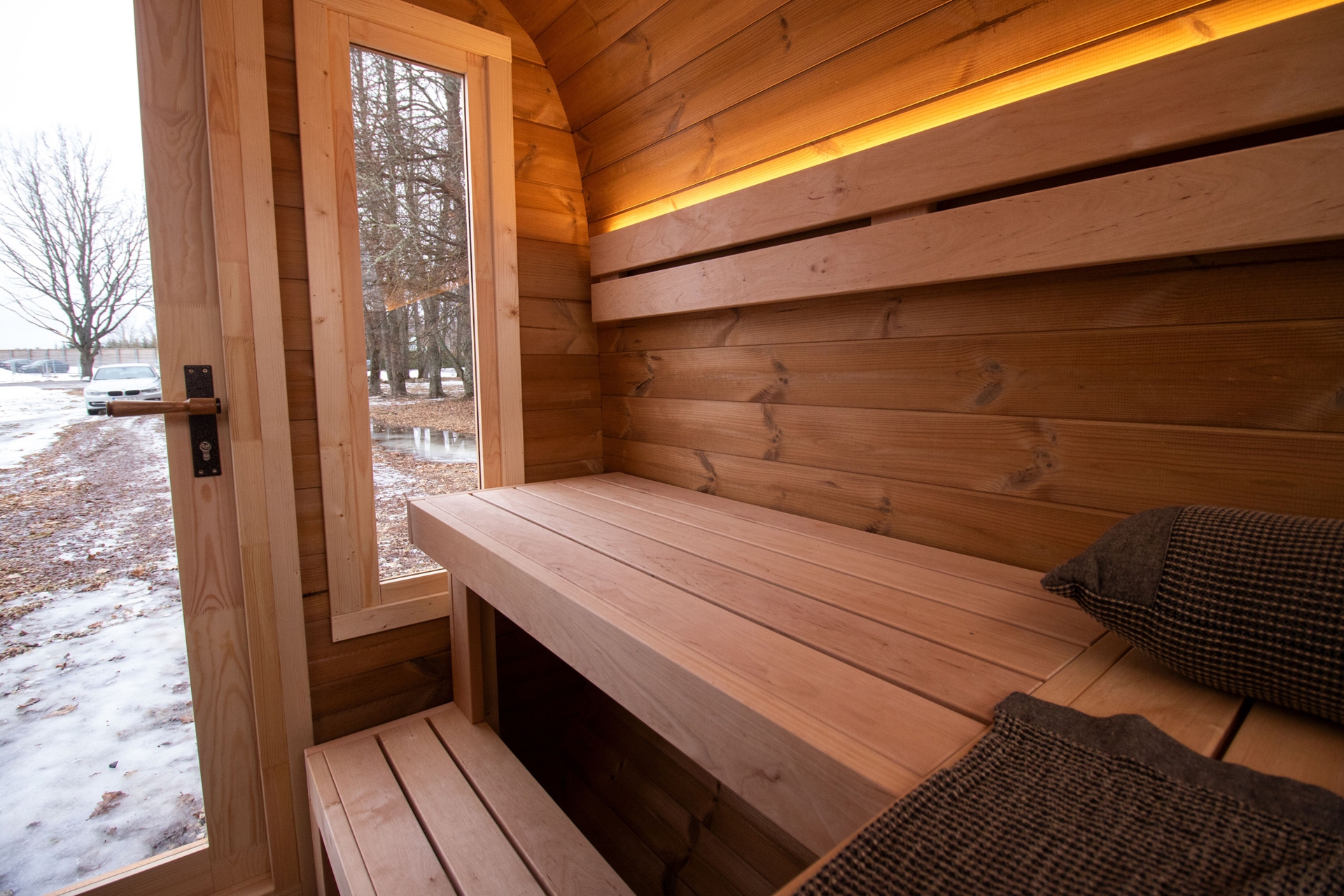 Sauna fińska zewnętrzna Leil® Saunas Dice Solo 5-osobowa
