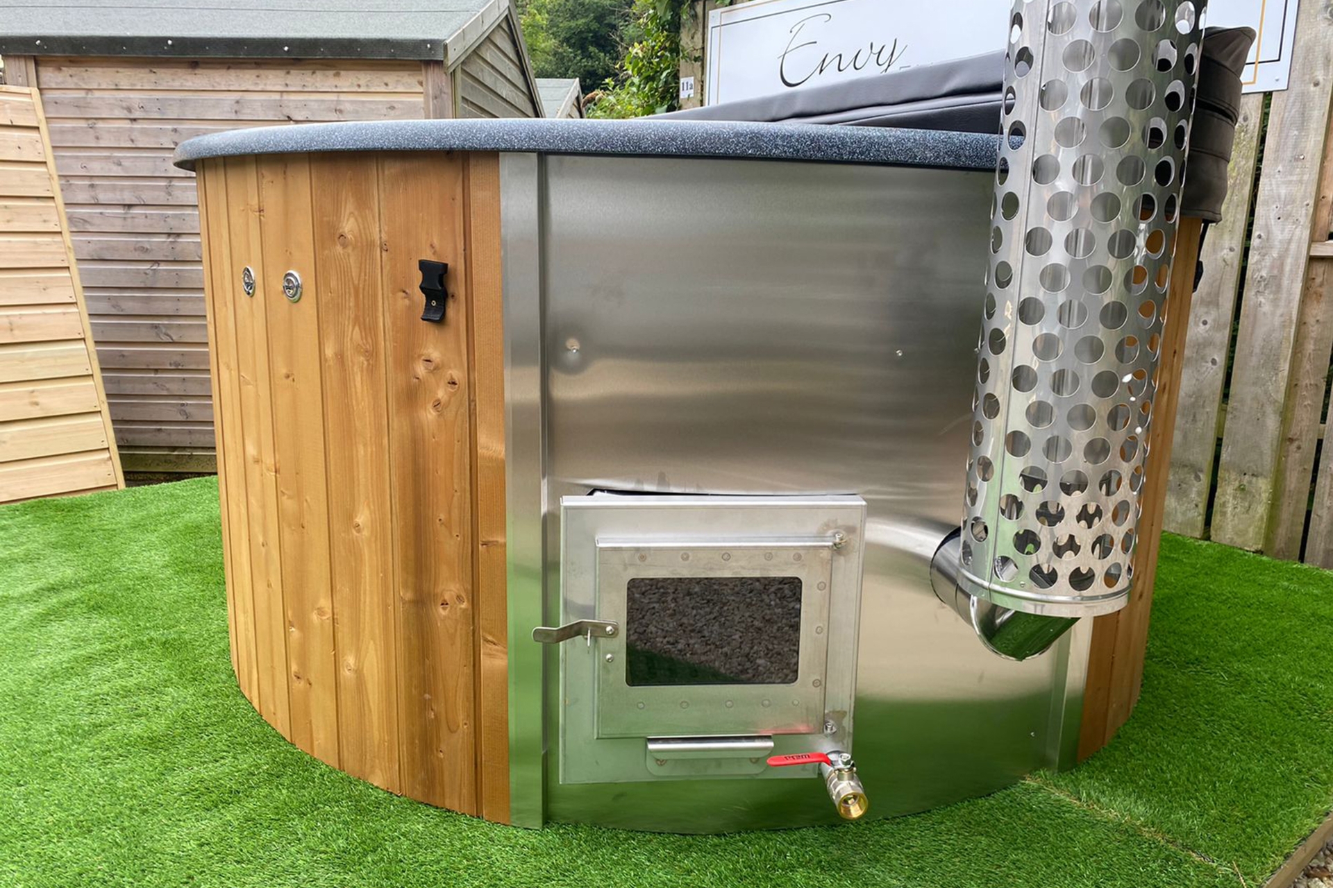 Balia ogrodowa z piecem Lux Hot Tub 200 Balia ogrodowa Lux Hot Tub 200