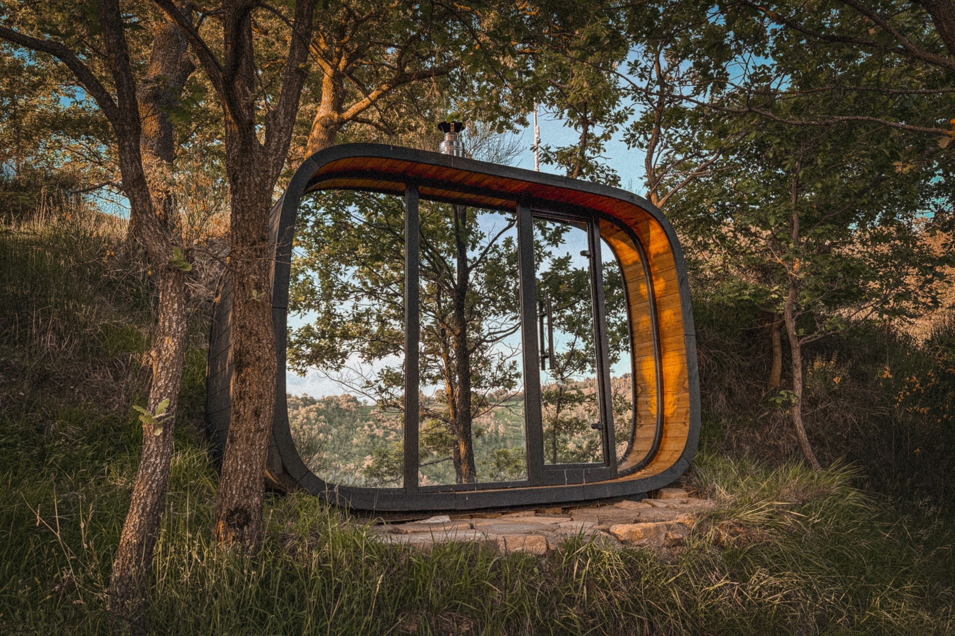 Sauna fińska zewnętrzna Leil® Saunas Round Cube Double 2.6 6-osobowa