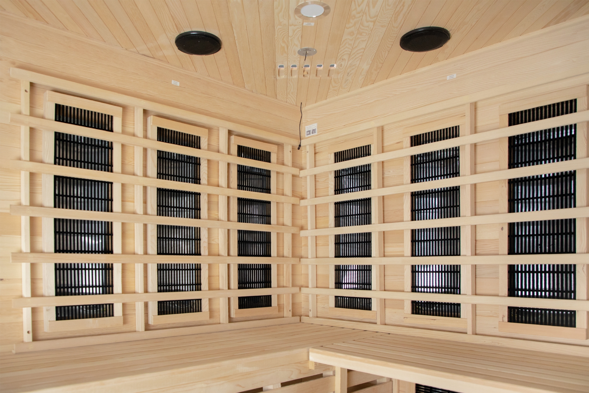 Sauna infrared narożna Nordum Solea 4-osobowa czarna - drewniana Sauna infrared narożna Nordum Solea 4-osobowa czarna