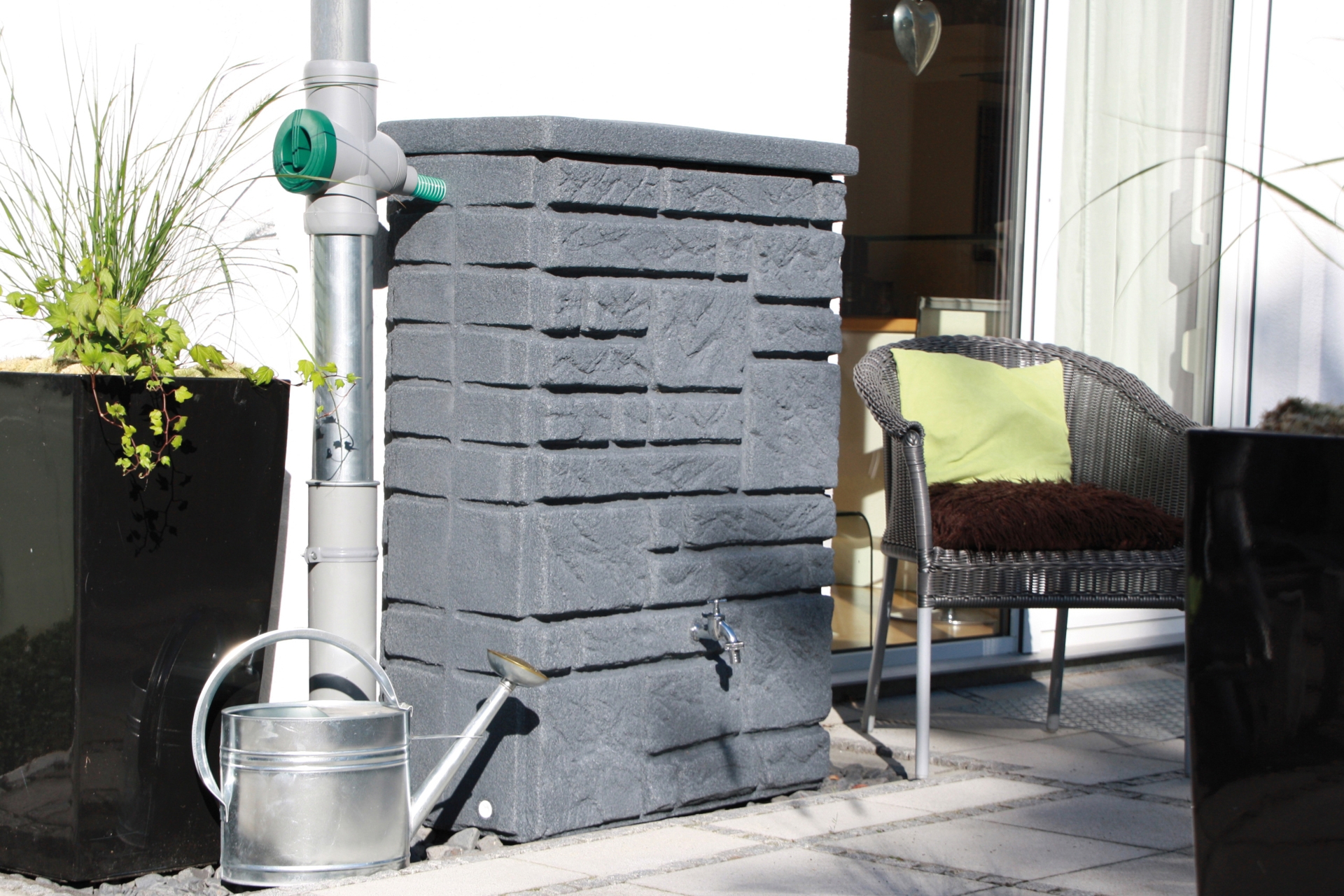 Zbiornik na deszczówkę MPI Maurano 300 l czarny granit