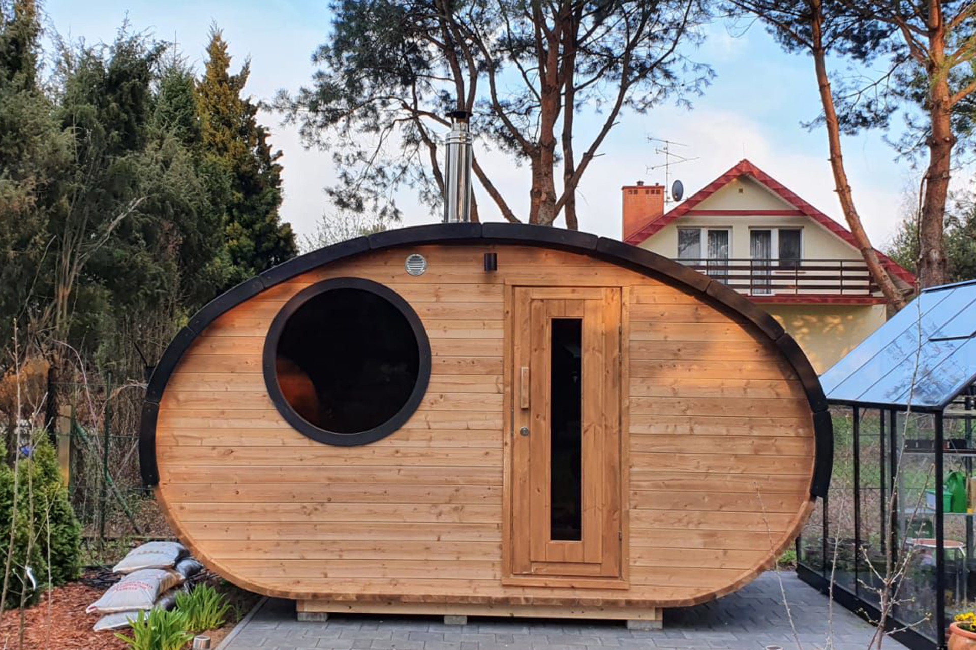 Sauna fińska zewnętrzna Hobbit Mini 195 x 400 cm