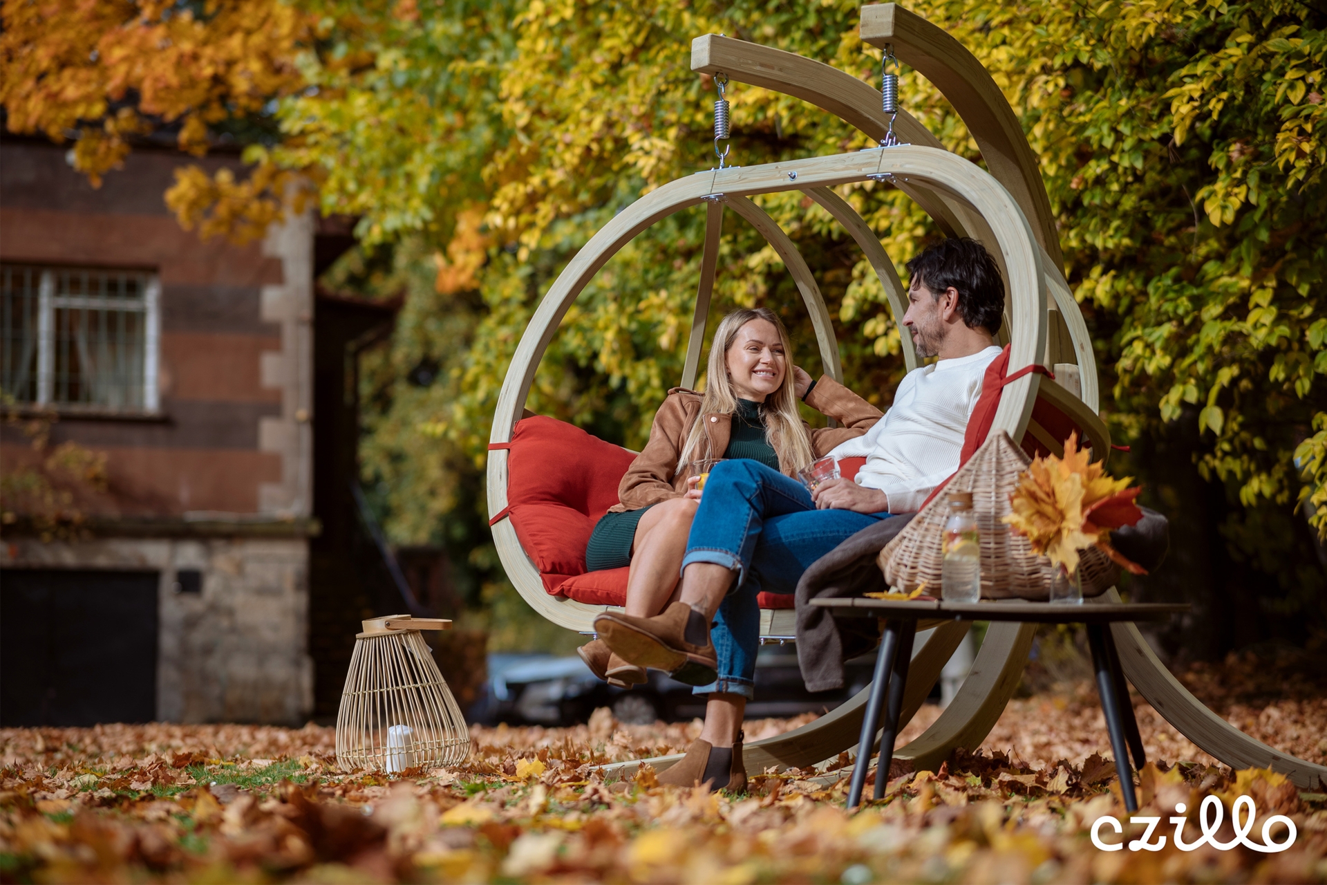 Kokon ogrodowy dwuosobowy Timber Plus O-Zone Premier czerwony Fotel wiszący Timber Plus O-Zone Premier Red