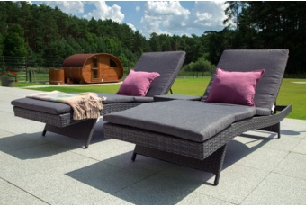 Zestaw leżanek ogrodowych Bora Bora Light Grey / Grey Melange ze stolikiem - jasnoszary - dwuosobowy Zestaw leżaków ogrodowych z technorattanu Bora Bora Light Grey / Grey Melange ze stolikiem