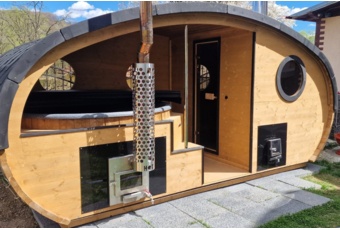 Sauna fińska zewnętrzna Hobbit z balią 220 x 450 cm