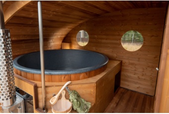 Sauna fińska zewnętrzna Hobbit z balią 220 x 450 cm