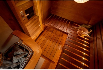 Sauna fińska zewnętrzna Hobbit z balią 220 x 450 cm