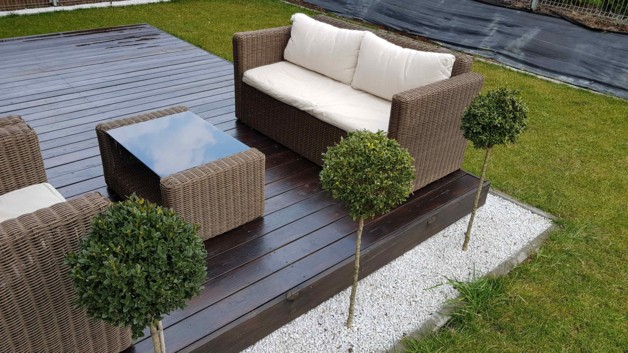 Co położyć pod podest tarasowy? Porównanie podłoży