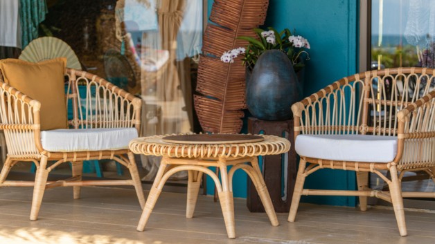Taras w stylu retro. Jak dobrać meble rattanowe, by stworzyć wyjątkowy klimat?