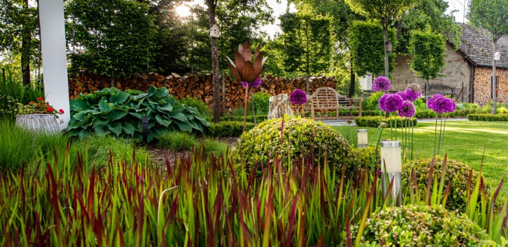 Sprawdź, kiedy sadzić trawy ozdobne i zaplanuj prace w ogrodzie