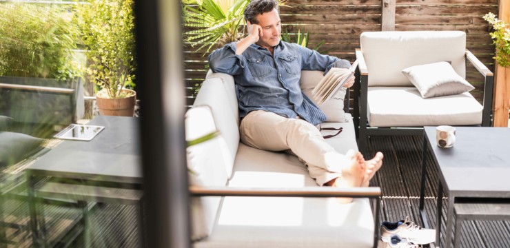 Co na taras niezadaszony? Przegląd najlepszych mebli ogrodowych