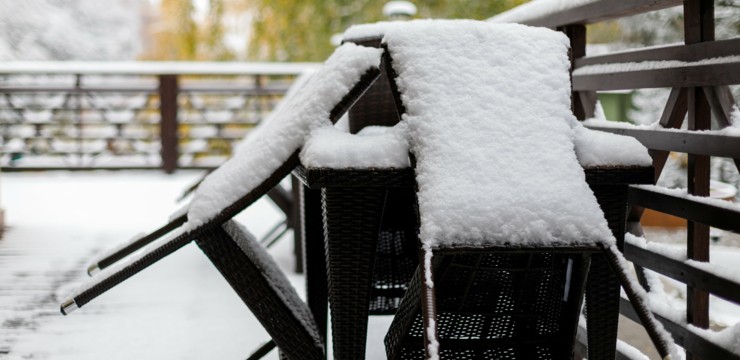 Jak zabezpieczyć meble ogrodowe na zimę, aby posłużyły długie lata?