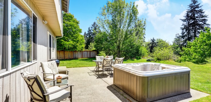 Wielkość wanny ogrodowej. Jak wybrać model dla 2, 4 i 6 osób?