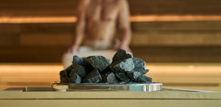 Piec do sauny – jaki wybrać? Poradnik