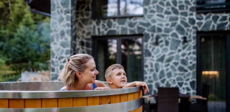 SPA w ogrodzie – jak stworzyć przestrzeń do relaksu na zewnątrz?