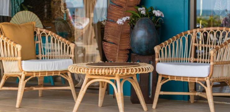 Taras w stylu retro. Jak dobrać meble rattanowe, by stworzyć wyjątkowy klimat?
