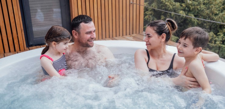 Jacuzzi dla dzieci – od jakiego wieku i czy jest dobre dla maluchów?