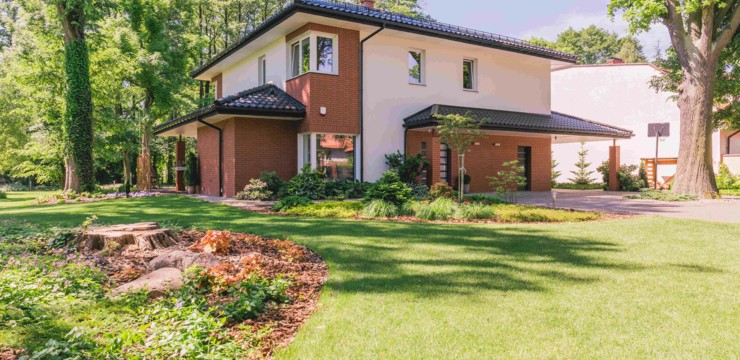 Jak zaaranżować duży ogród? Zobacz inspiracje