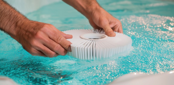 Czysta woda w kąpieli. Jaki filtr do wanny z hydromasażem wybrać?