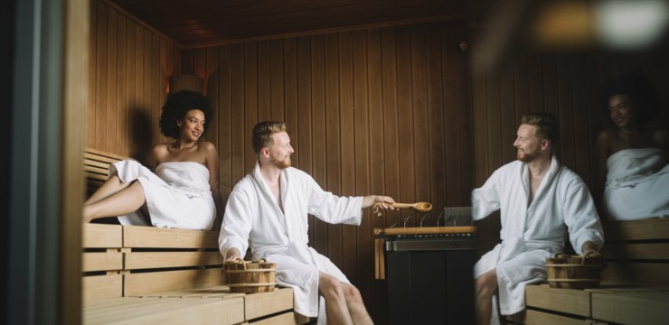 Sauna na kaca – czy to dobry sposób na regenerację po imprezie?
