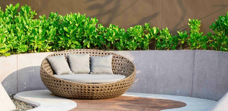 Jak naprawić krzesło ogrodowe z siatki? Prosty poradnik naprawy mebli z technorattanu