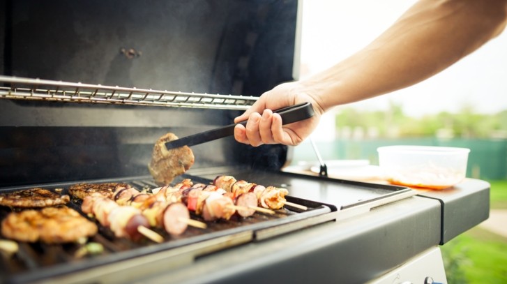Jak wyczyścić grill po sezonie? Sprawdź sposoby HOME & GARDEN